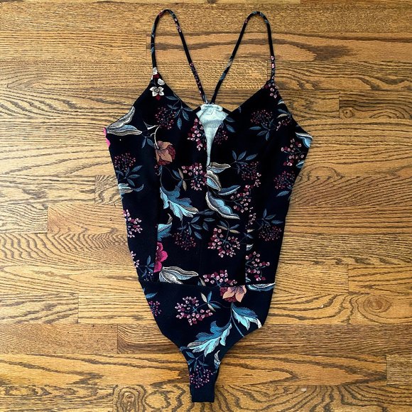 Charlotte Russe Boho Cottagecore Rose Floral Plunge Bodysuit - Picture 6 of 13